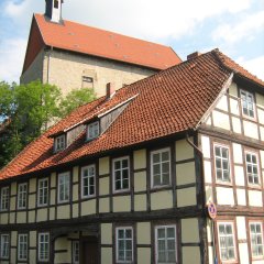 Poppenburg mit Fachwerkhaus