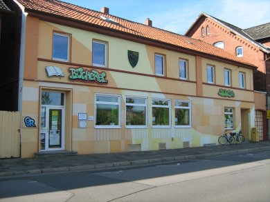 Bücherei und JUZ Bücherei und JUZ