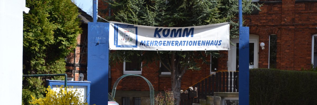 Stehle und Banner KOMM 