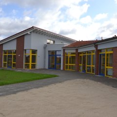 Kindertagesstätte Garten mit Sandkasten