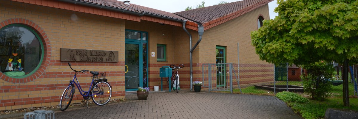 Eingang Kindergarten Burgstemmen Eingang Kita Burgstemmen