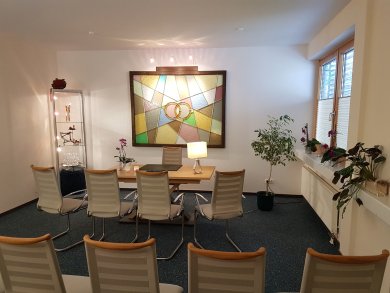 Trauzimmer Trauzimmer mit Stühlen und Tisch